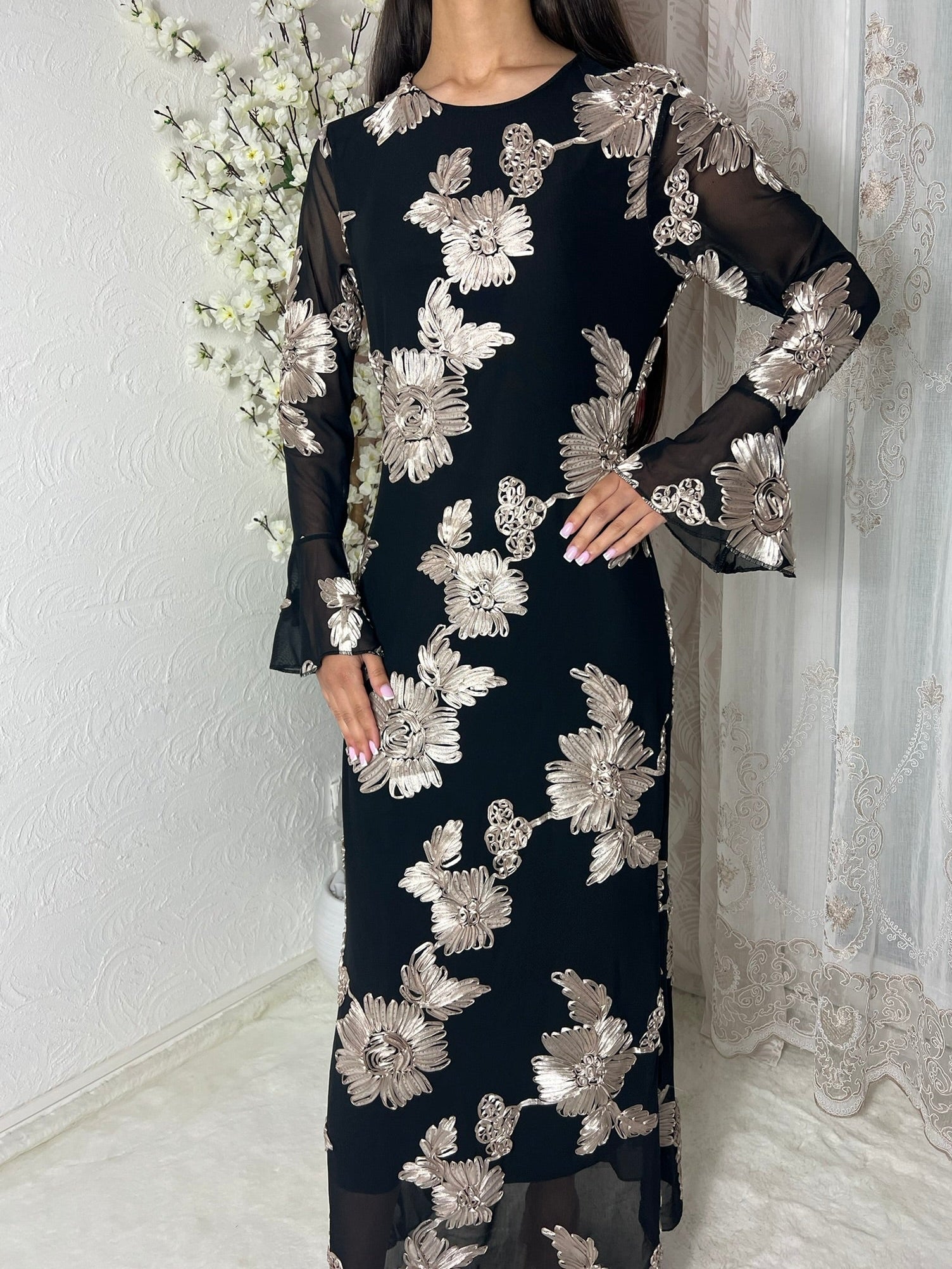 Robes longues à fleurs nacrées