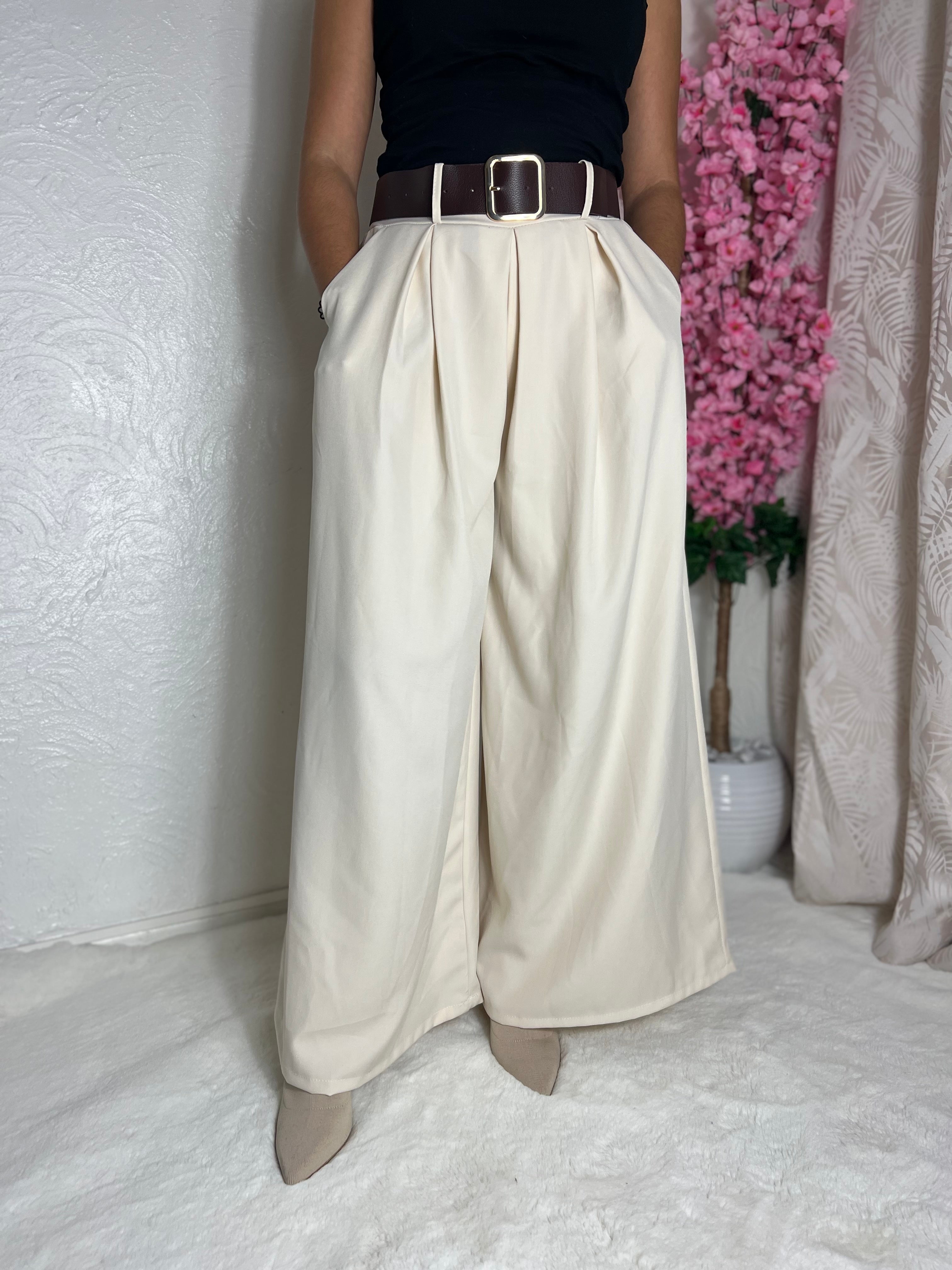 Pantalon coupe droite évasée avec poche et ceinture