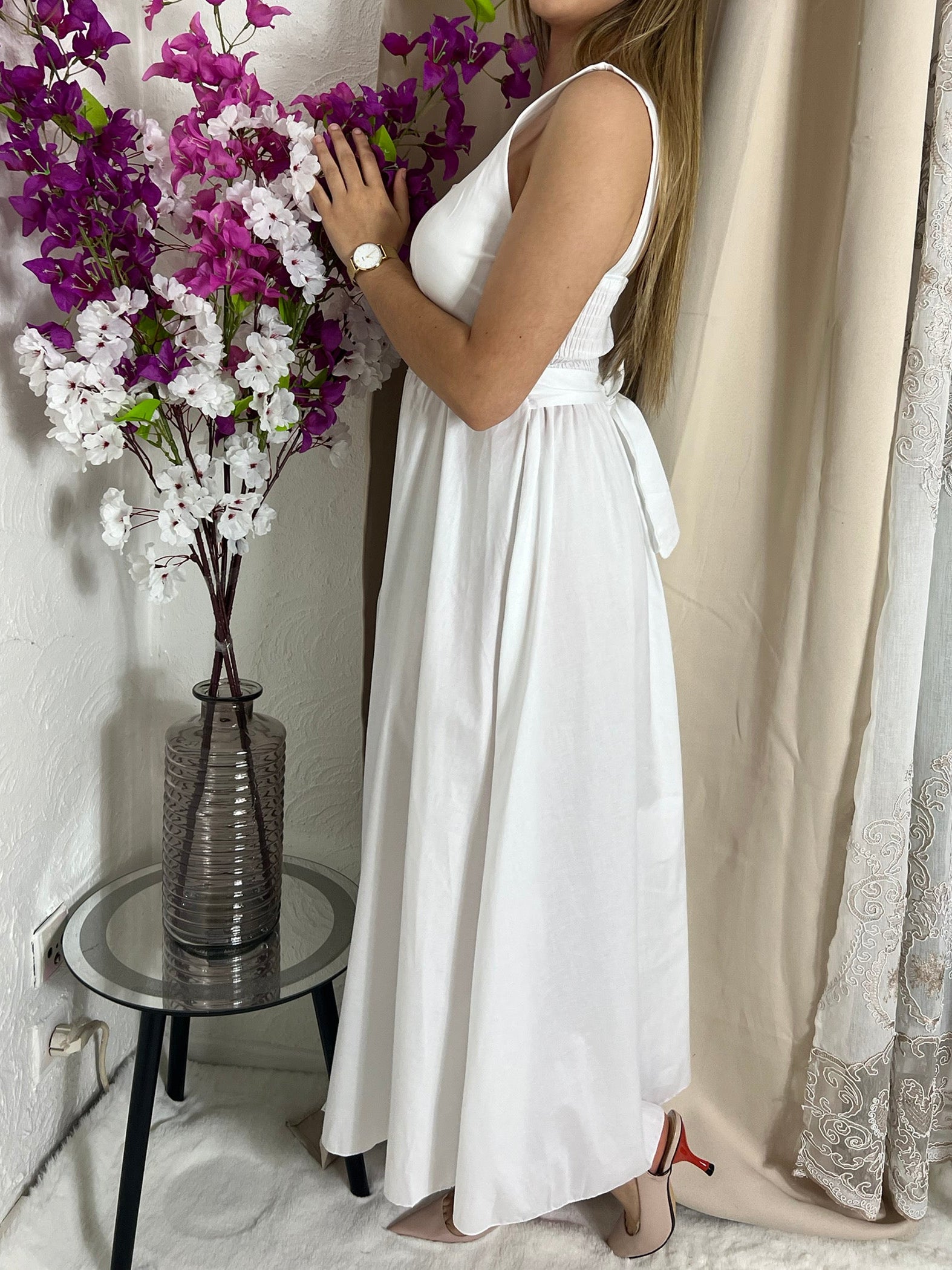 Robe longue sans manches col carré