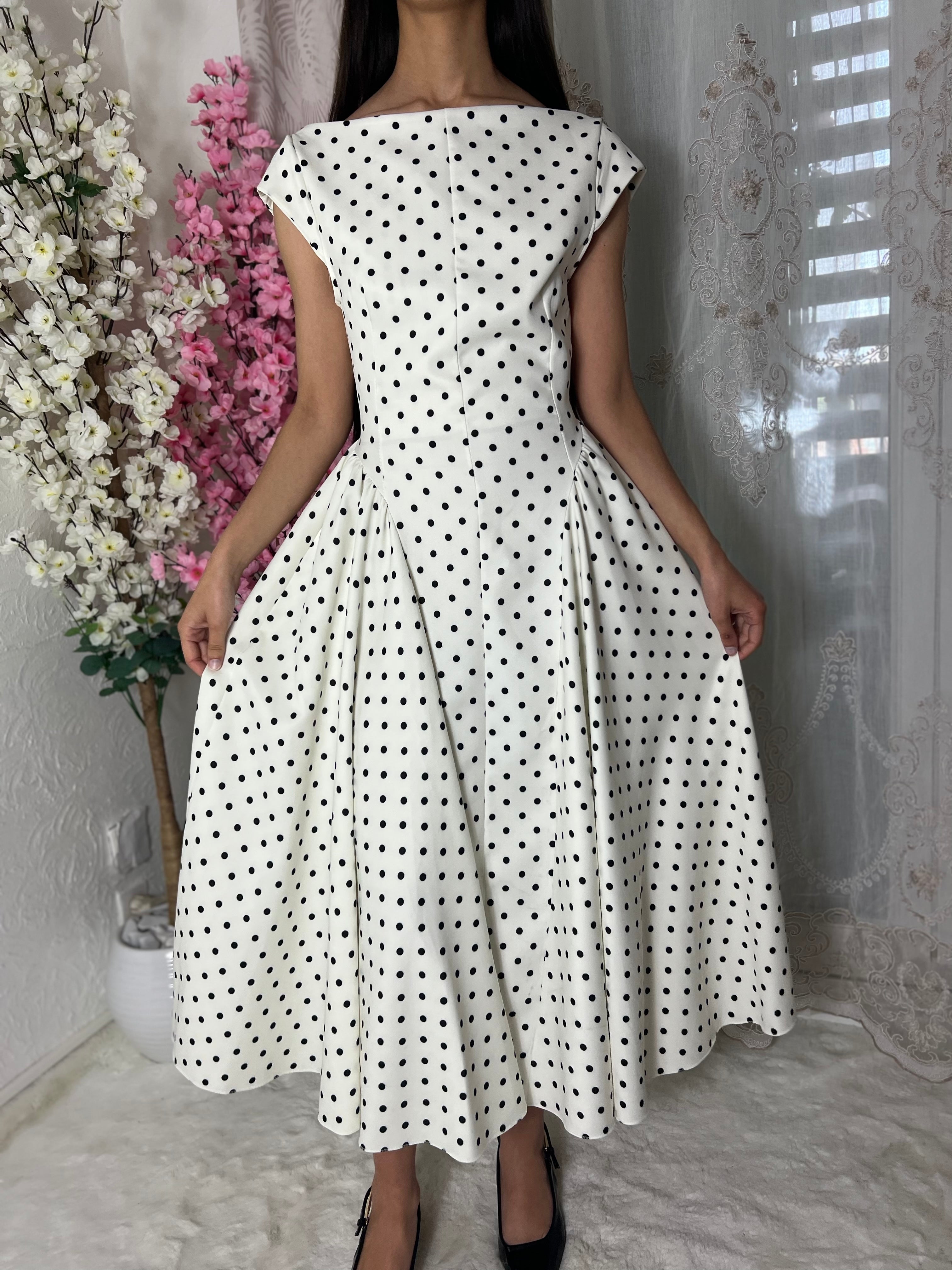 Robe longue à pois