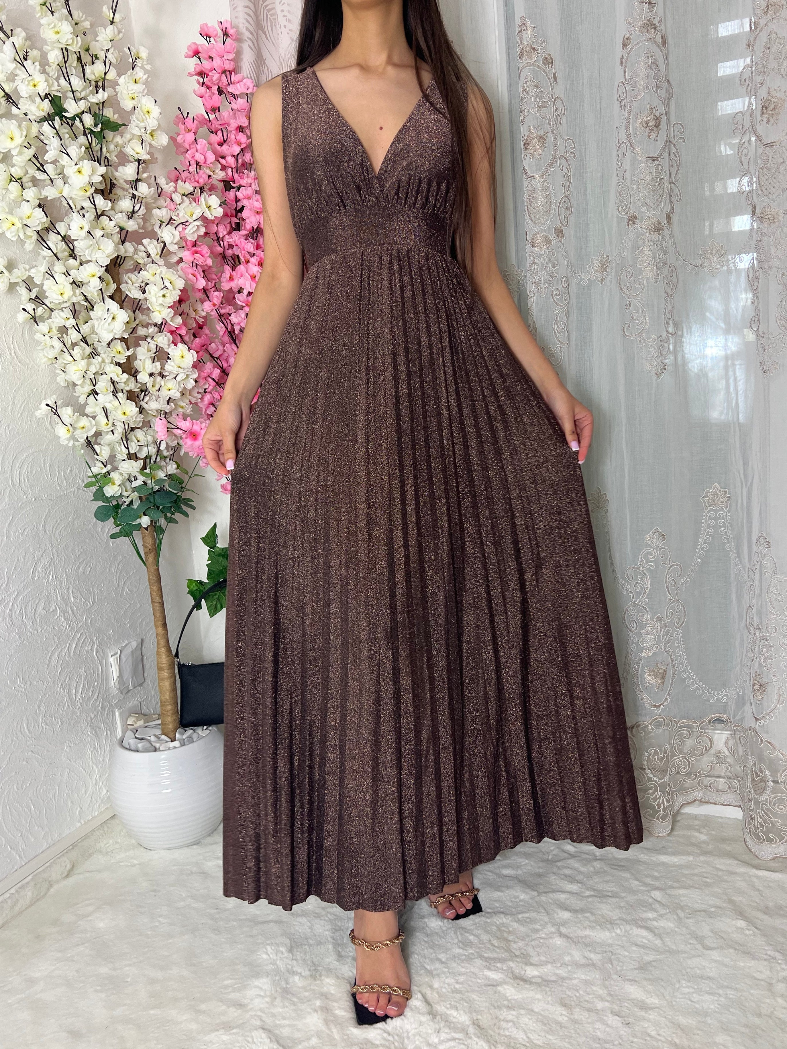 Robe longue pailletée plissée