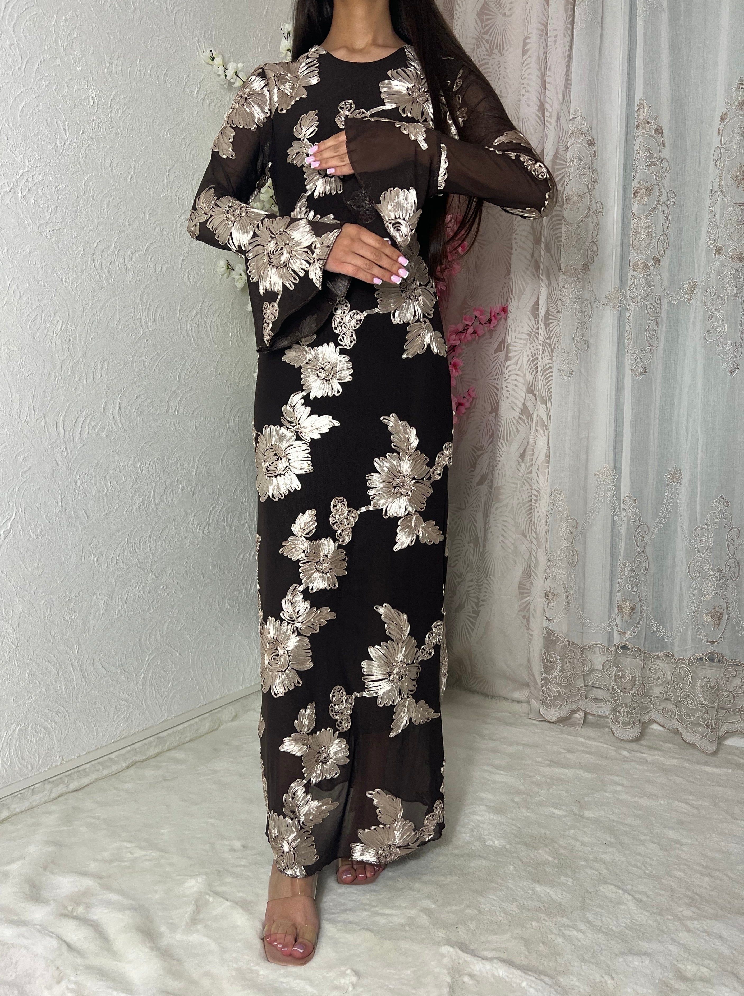 Robes longues à fleurs nacrées