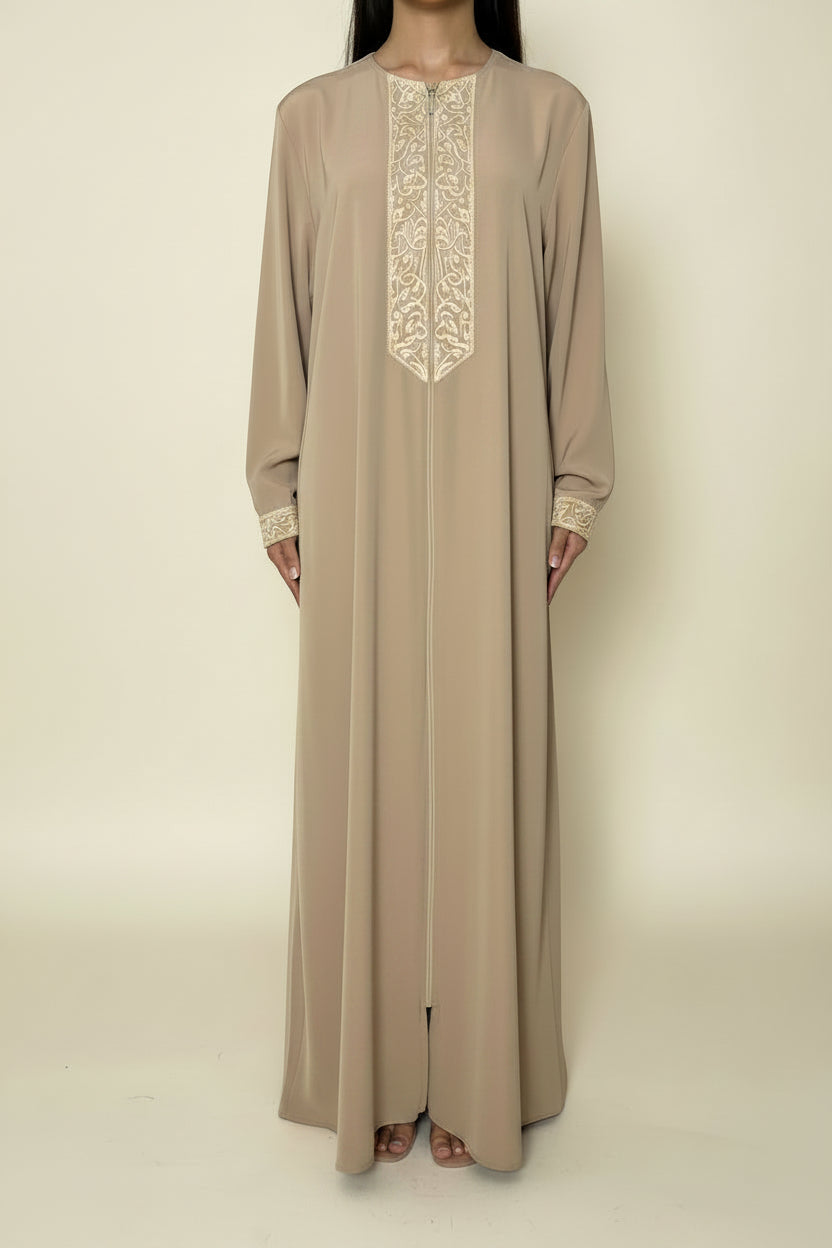 Robe création faite main avec calligraphies arabe